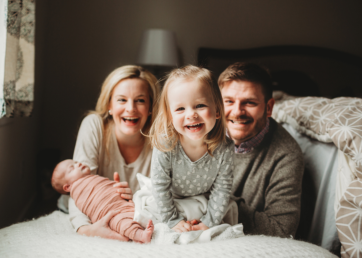newborn photography family lifestyle